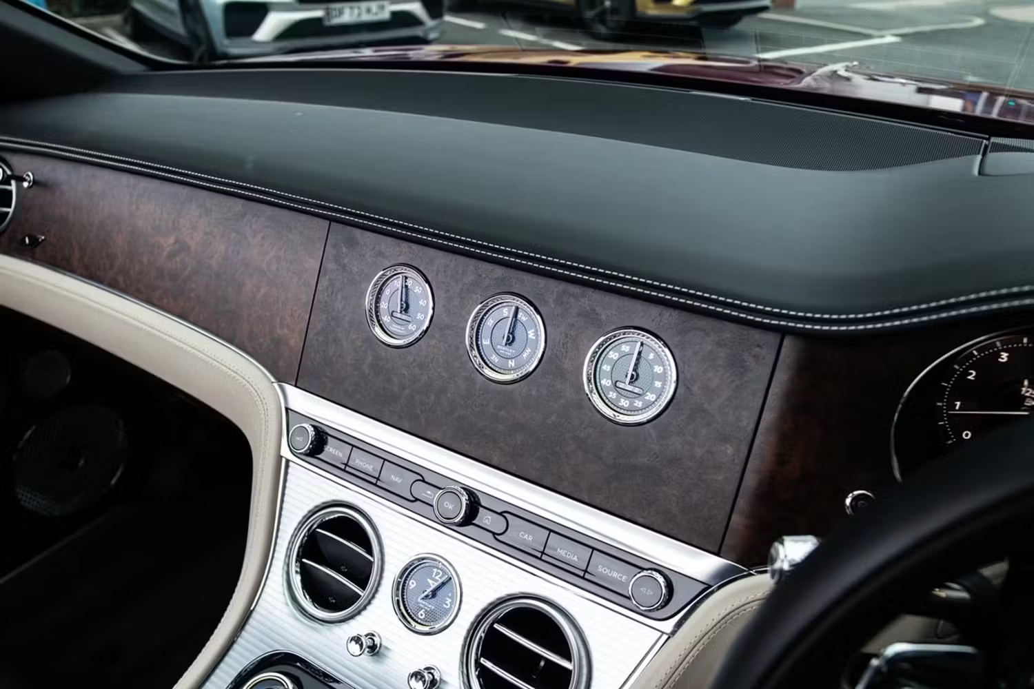 Bentley Continental GT – Rotating Dashboard