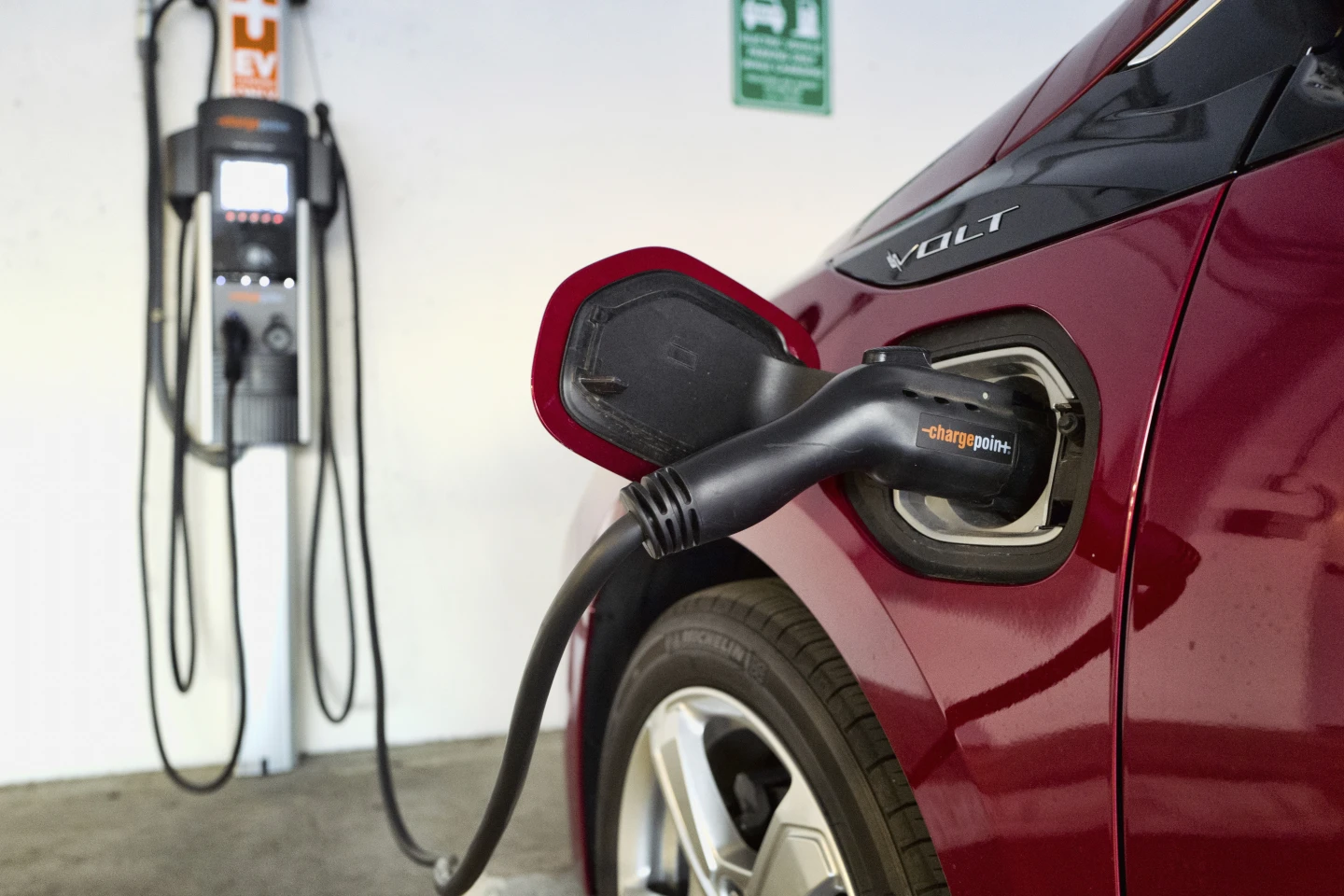 California to Revive EV Rebates Amid Federal Tax Credit Uncertainty0