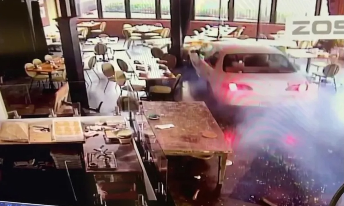 Car Smashes into Georgia Restaurant During Brunch, Narrowly Missing Diners and Highlighting Community Resilience