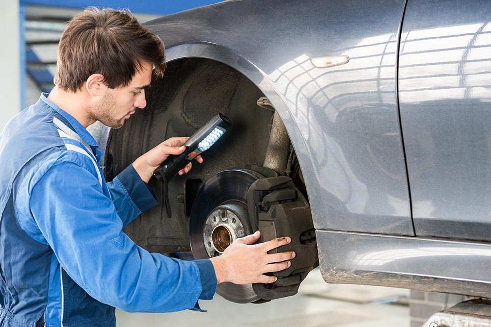 Ensure Vehicle Safety with Regular Brake Inspections to Prevent Failure and Extend Component Lifespan