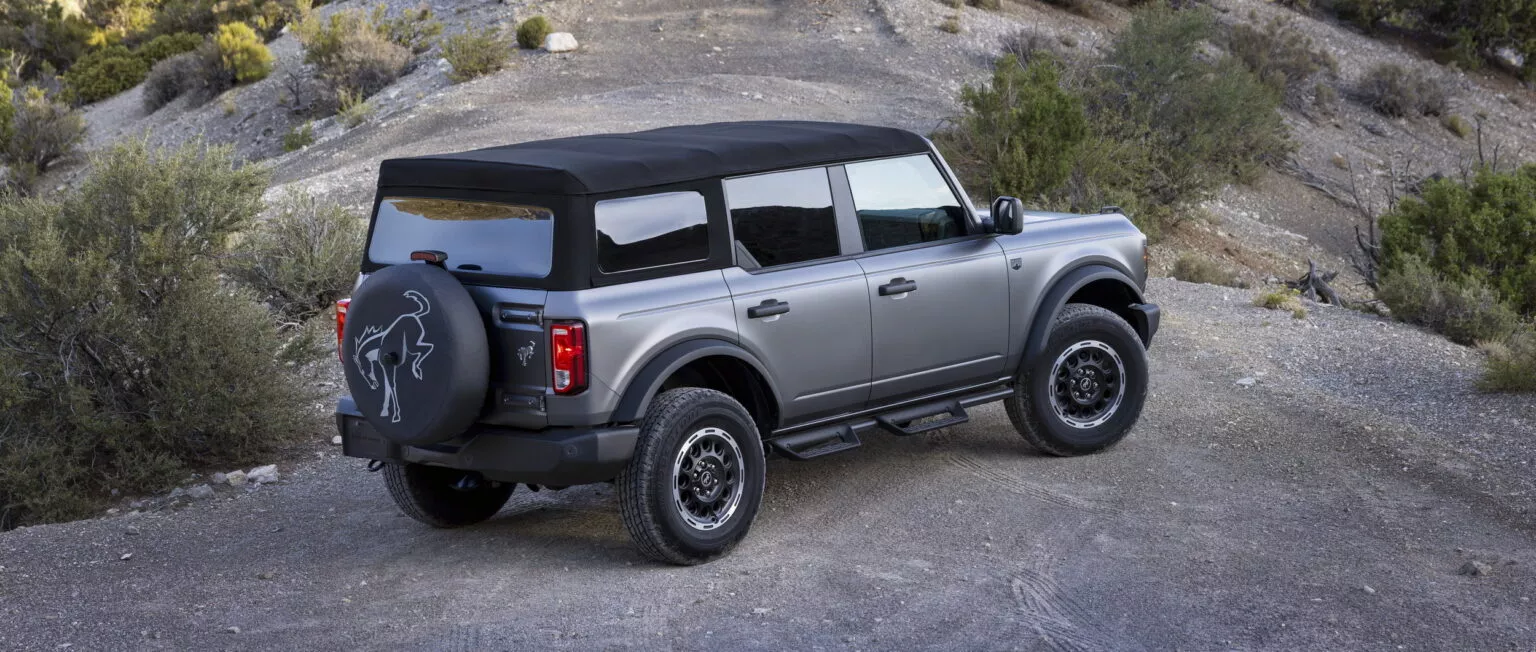 (Ford 2025 Bronco)