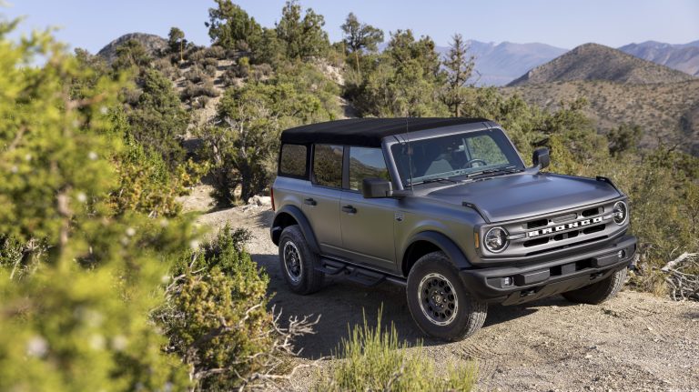 Ford’s 2025 Bronco Redesign Revives Base Model, Adds Tech Upgrades and Off Road Enhancements