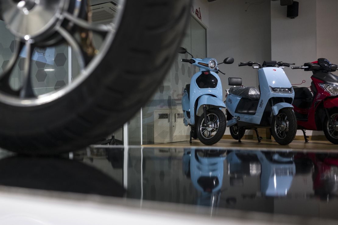 India’s Electric Two Wheeler Market Hits 1 Million Milestone, Driving Global EV Leadership