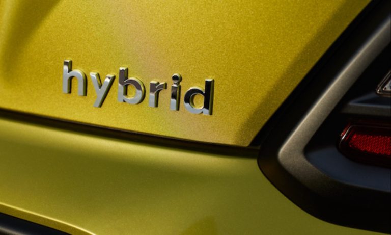 Key Challenges Every Buyer Should Consider Before Investing in a Hybrid Vehicle