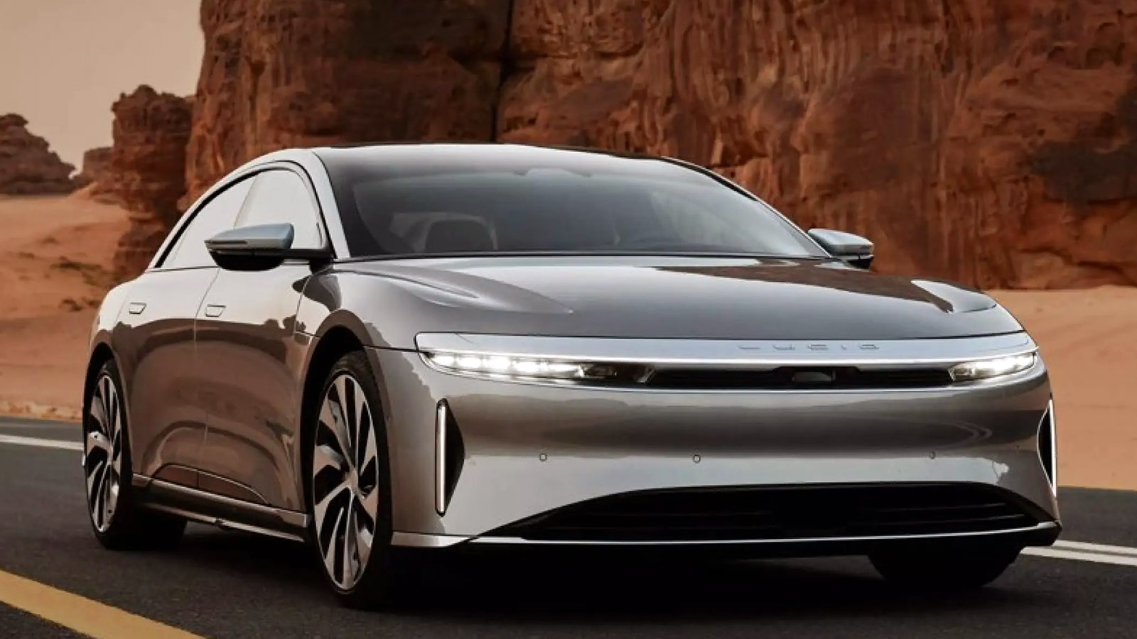 Lucid Motors Sets EV Benchmark with 520 Mile Range Air Grand Touring and Expanding Lineup