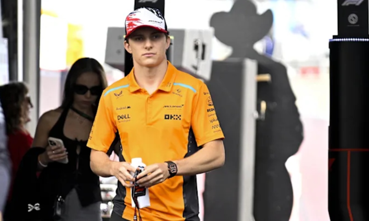 Piastri Eyes Equal Status at McLaren as Collins Calls for Showcase in Final Races