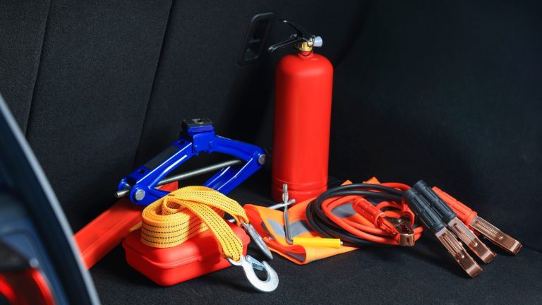 10 Essential Tools Every Car Owner Should Keep in Their Trunk