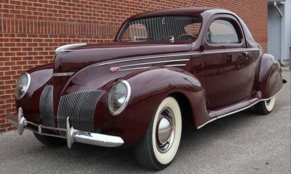 1939 Lincoln Zephyr 3 Window Coupe1