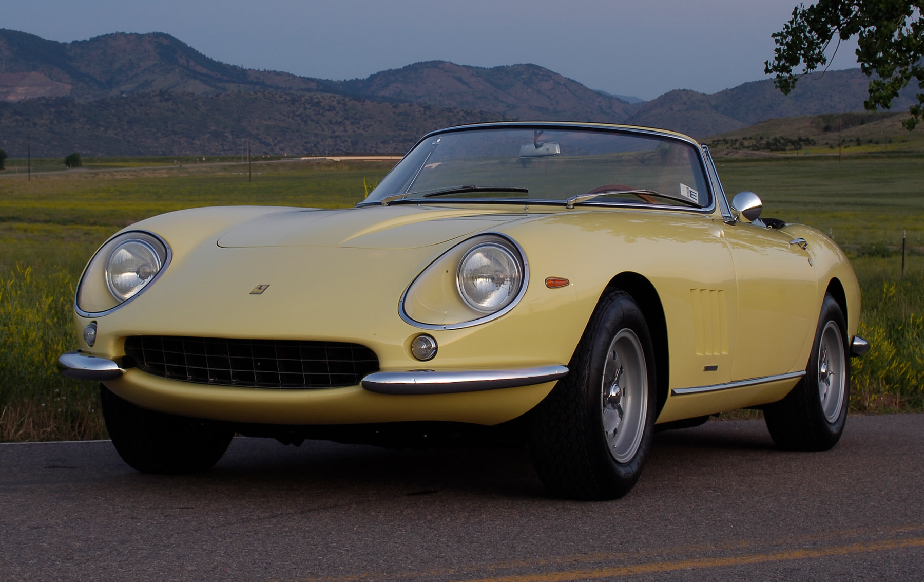 1967 Ferrari 275GTB 4 NART Spyder