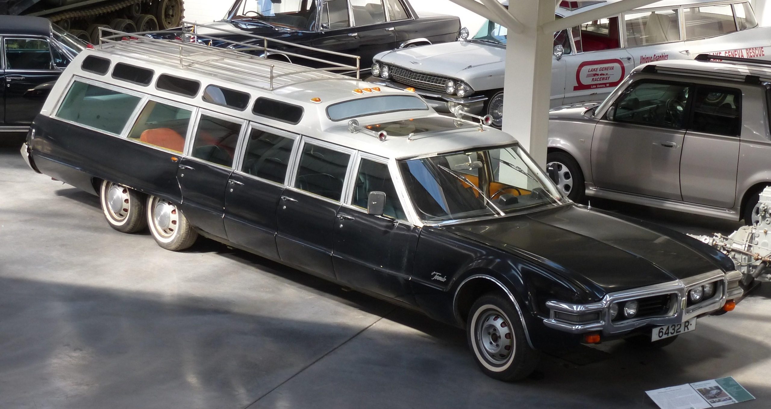 1968 Oldsmobile American Quality Coach Jetway 707