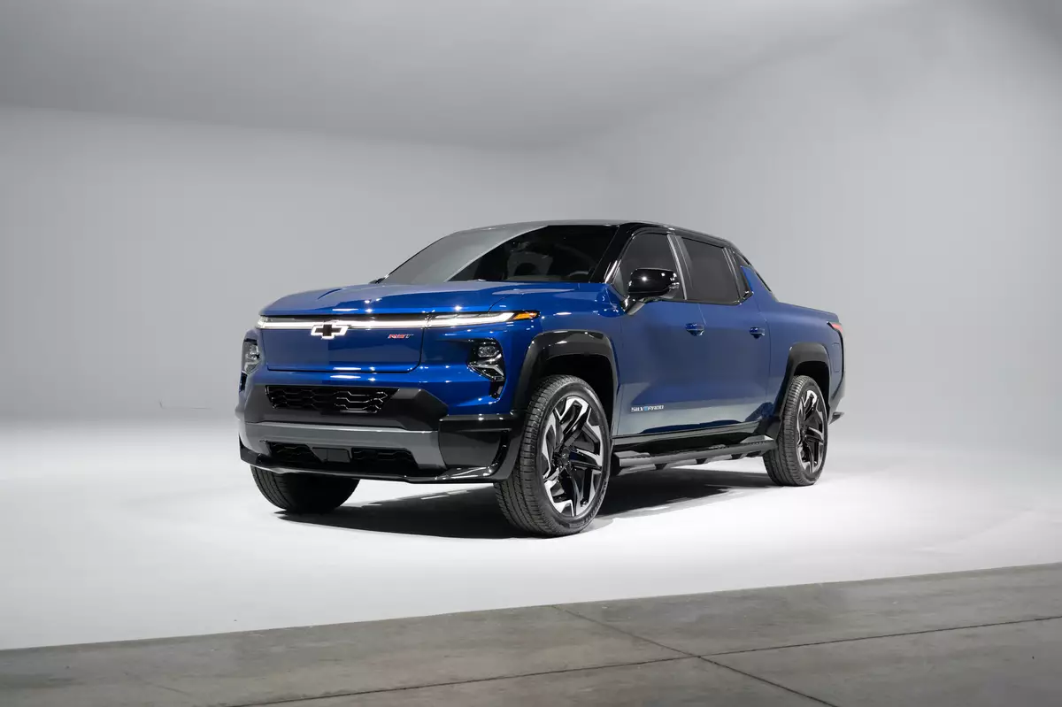 2024 Chevrolet Silverado EV First Edition RST