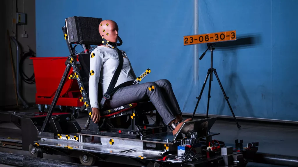 Crash Test Dummies and Ratings AFP