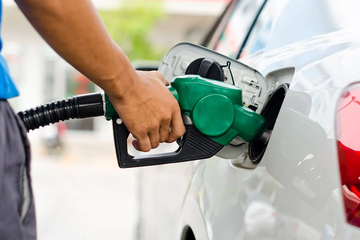 Effective Ways to Save Money on Gas and Improve Your Car’s Fuel Efficiency