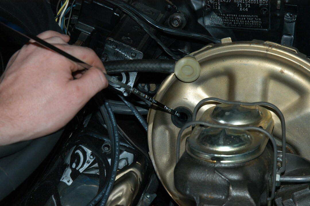 How to Identify and Fix Brake Fluid Leaks to Maintain Safety and Braking Performance