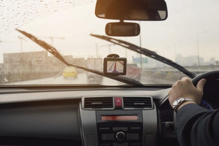 How to Prevent and Eliminate Streaky Windshields for Clearer Visibility and Safer Driving Conditions