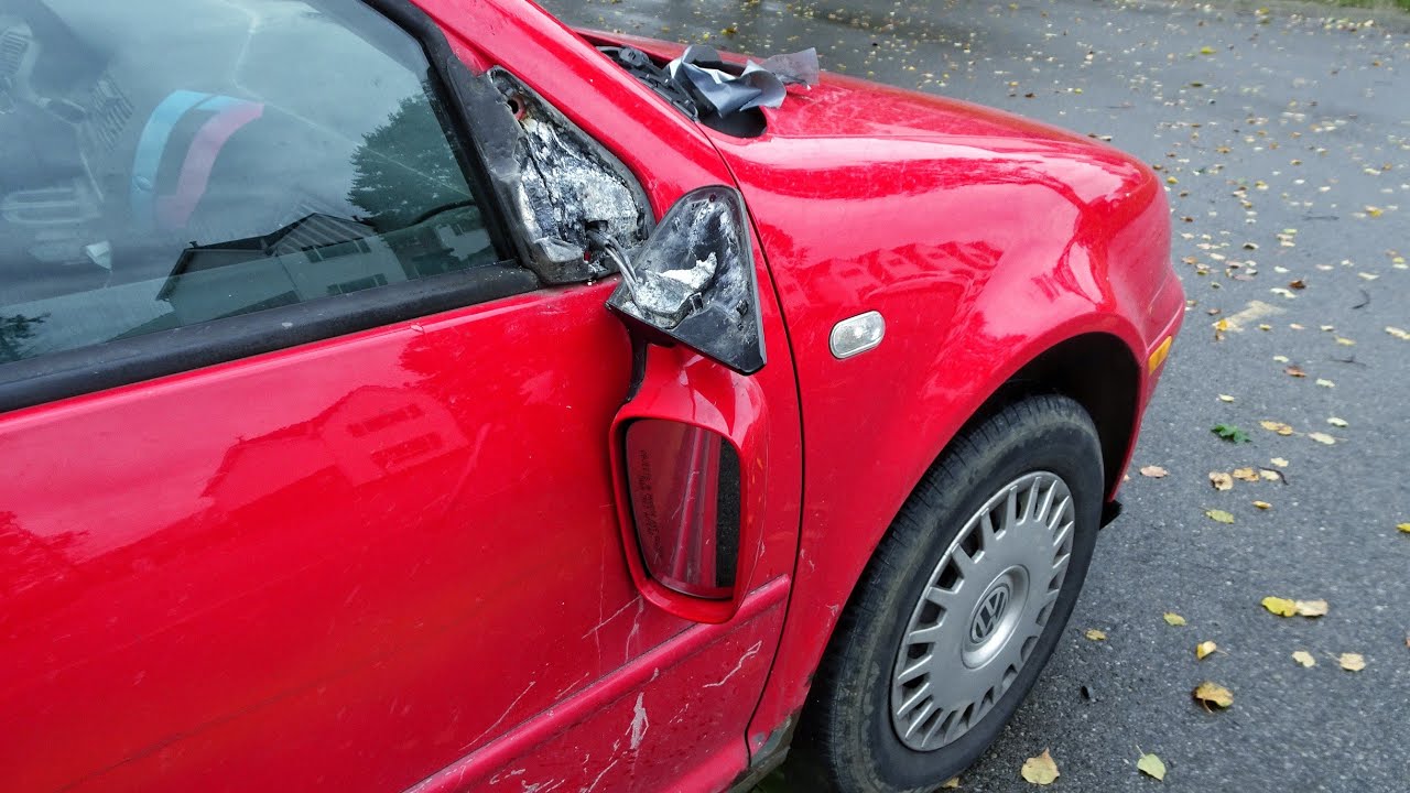 How to Replace a Side Mirror That’s Broken2