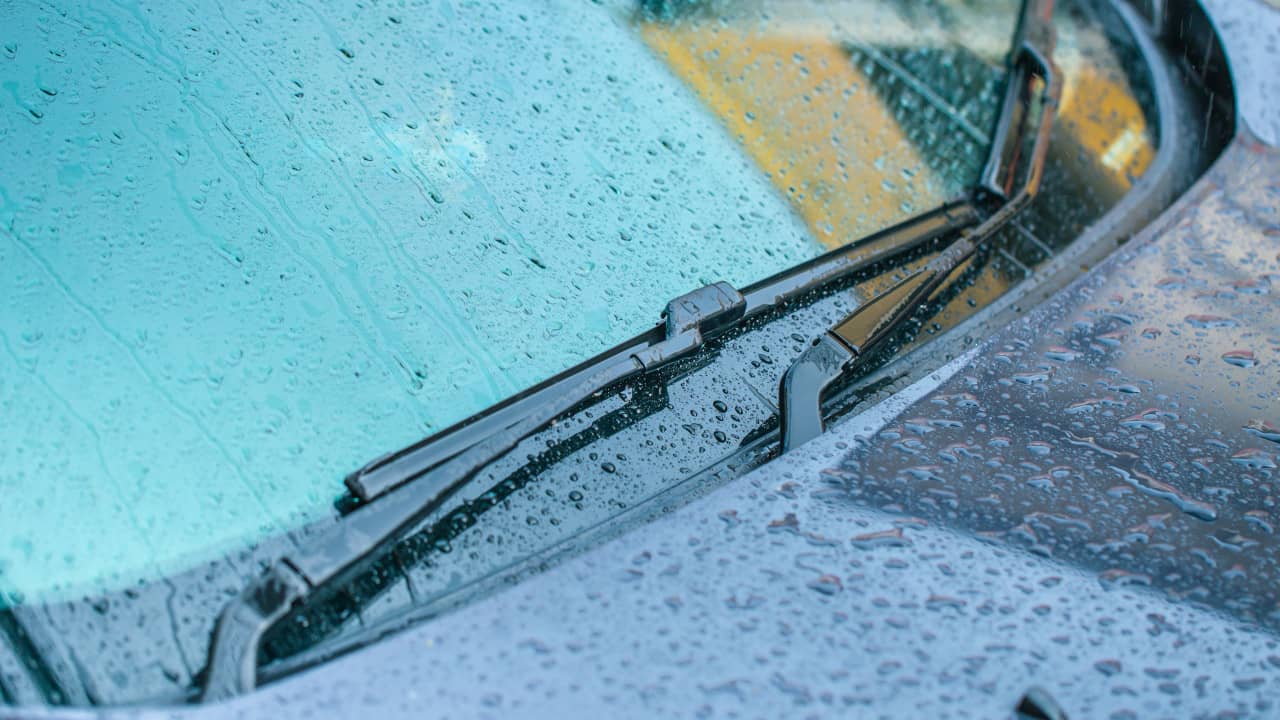 How to Stop Smearing Wiper Blades