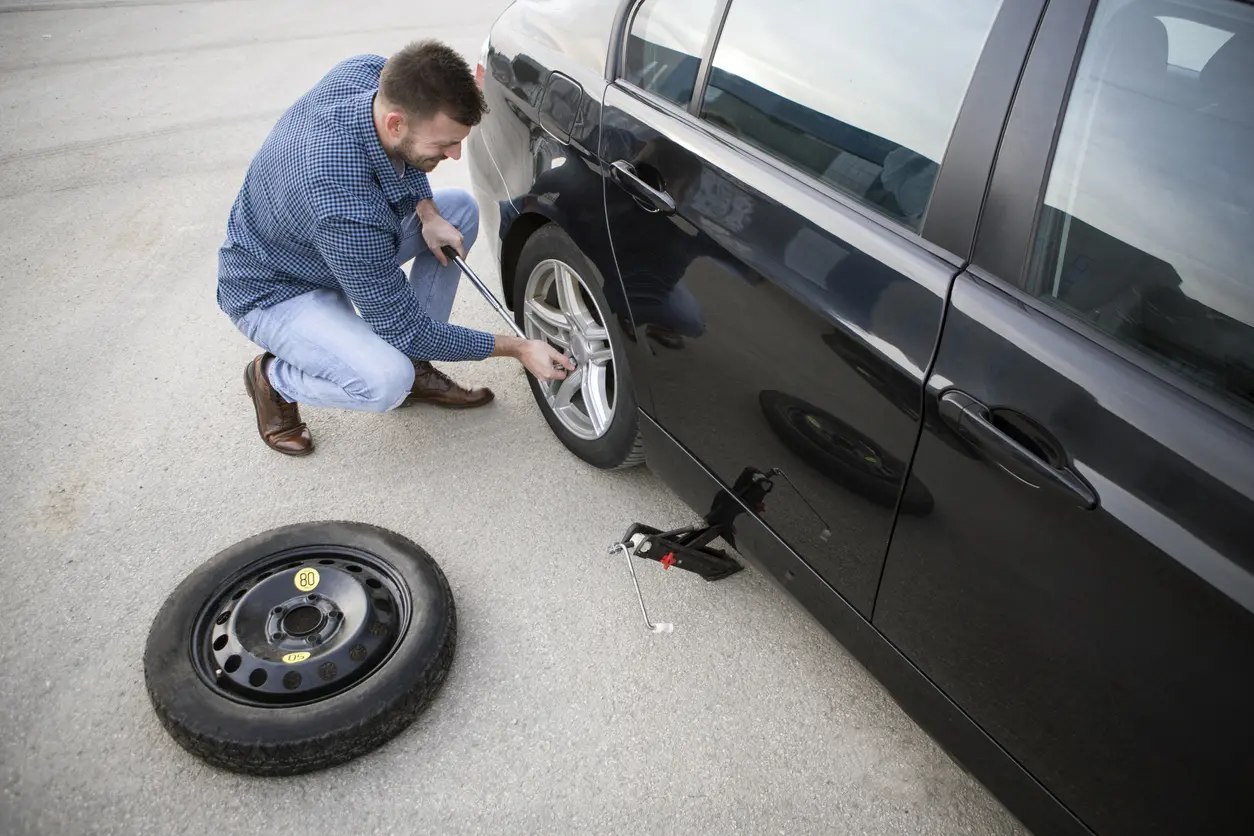 Installing the Spare Tire