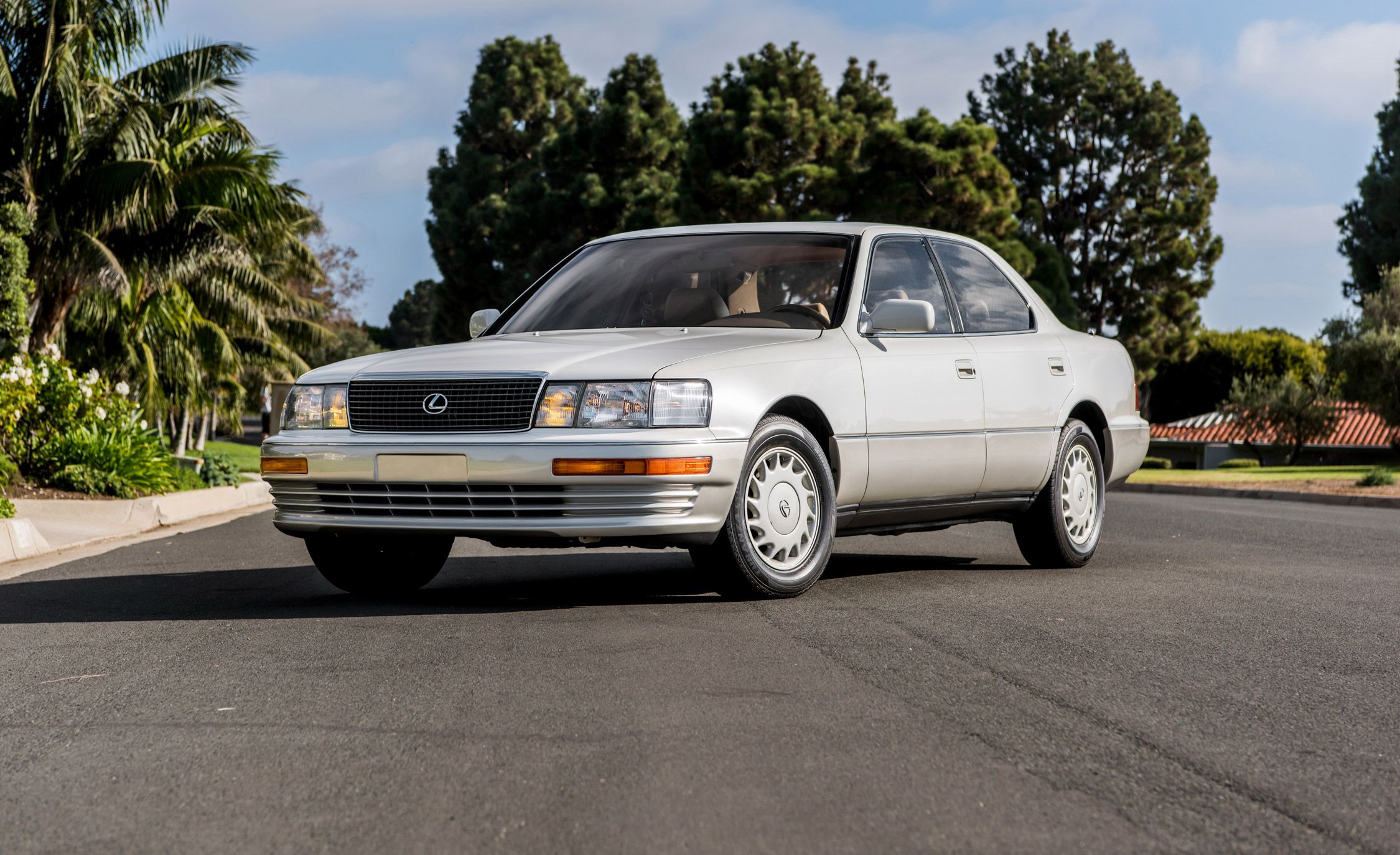 Lexus LS400 (1990 2000)1