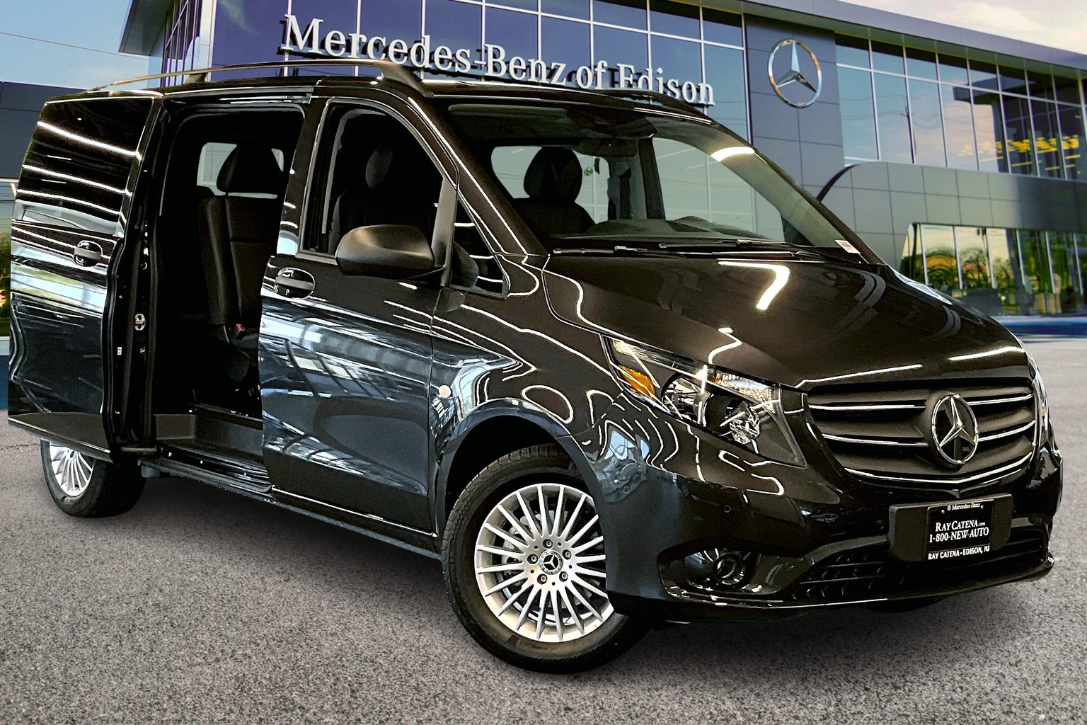 Mercedes Benz Metris Passenger Van