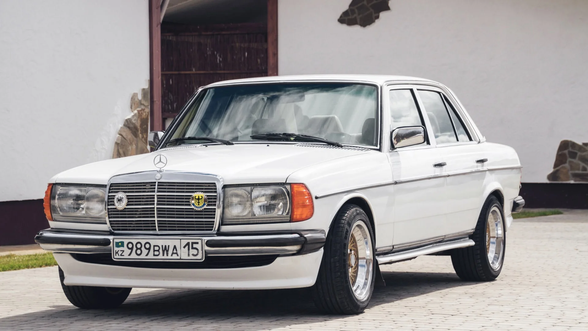 Mercedes Benz W123