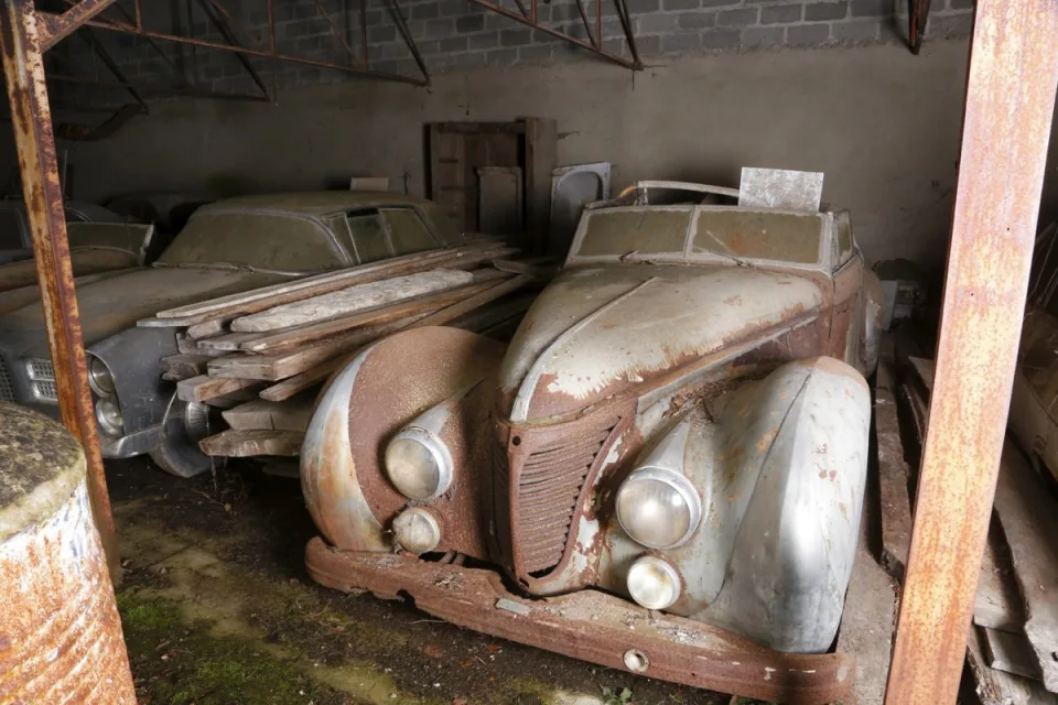 Rare 1961 Ferrari Found in a Barn Sells for $16.2M The Story Behind Its Discovery