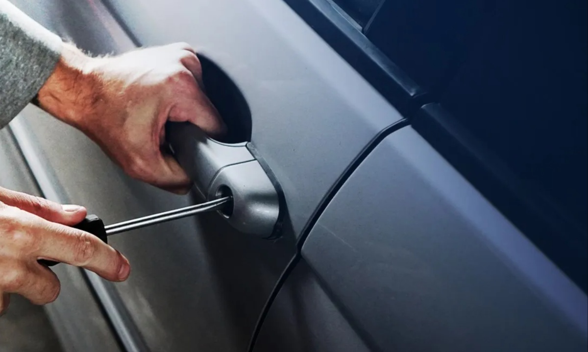 Tips to Prevent Vehicle Theft Lock Doors and Secure Windows