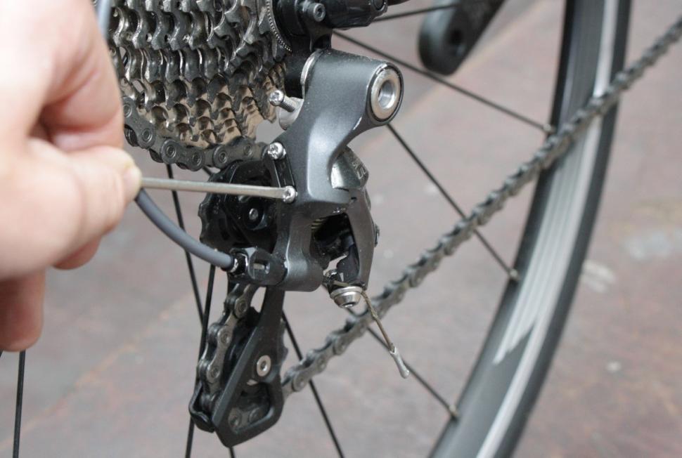 Top 9 Reasons Your Bike's Chain Keeps Slipping and How to Prevent It from Falling Off1