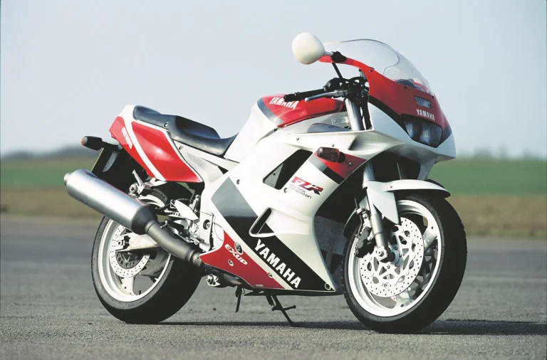 Yamaha FZR1000