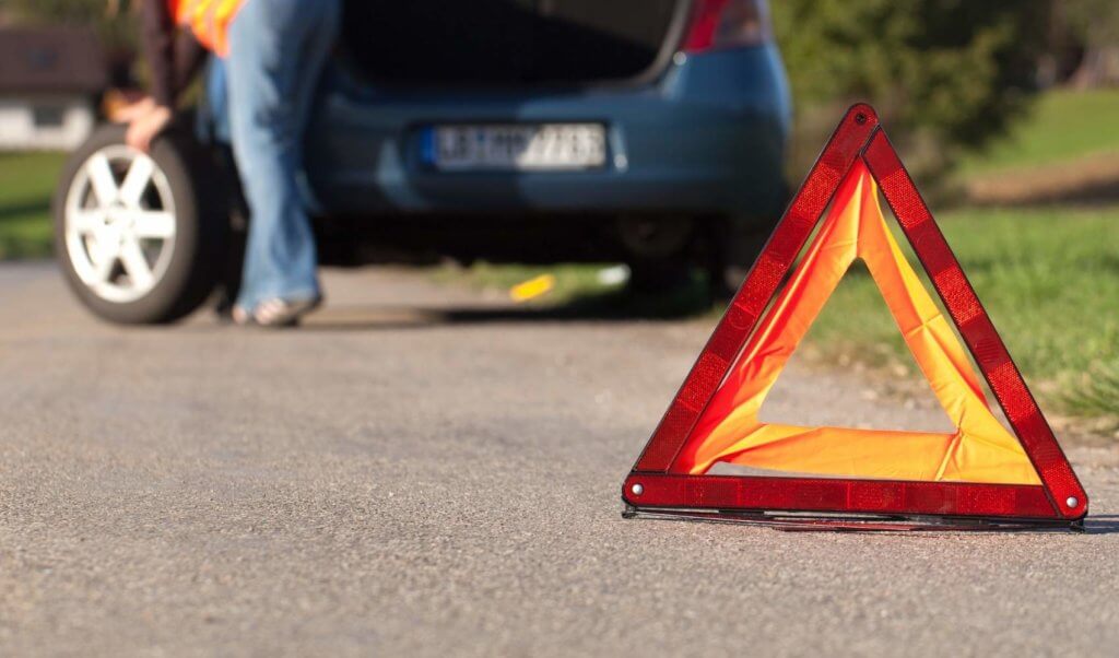 10 Must Have Tools Every Car Owner Should Keep in Their Trunk for Emergencies and Maintenance