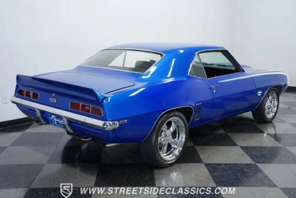 1969 Chevrolet Camaro V8 2