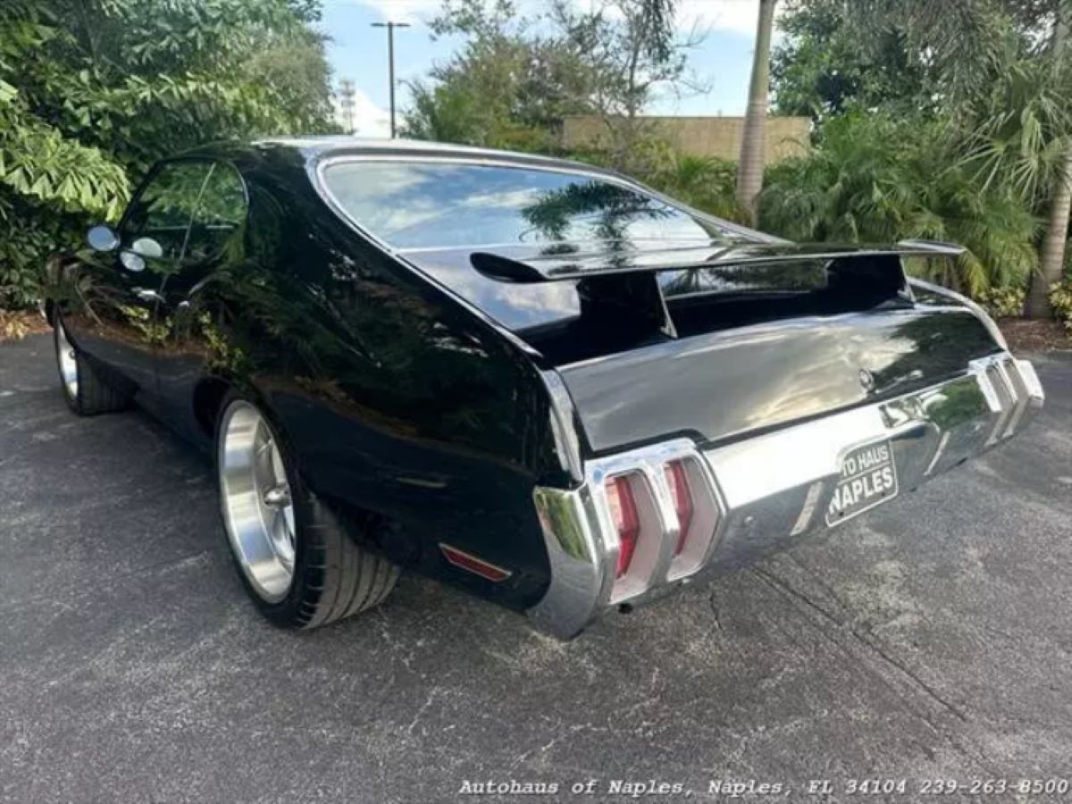 1970 Oldsmobile Cutlass Supreme 2