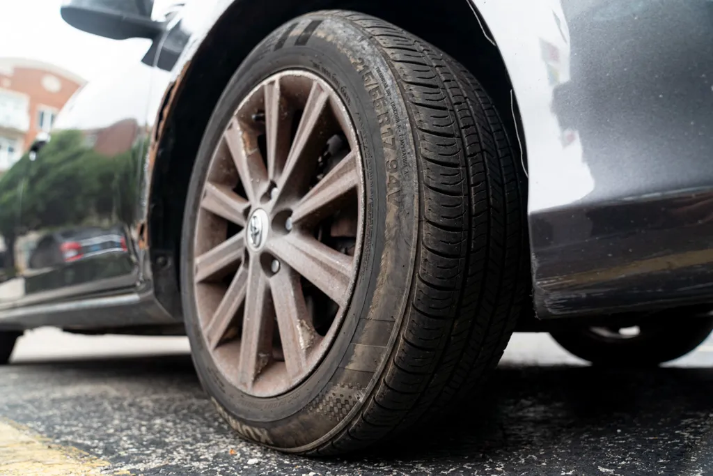 5 Warning Signs That Show It’s Time to Replace Your Car Tires for Safety1