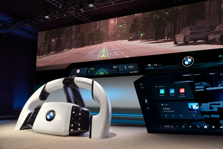 BMW Introduces Panoramic iDrive and Advanced Tech in 2025 Models