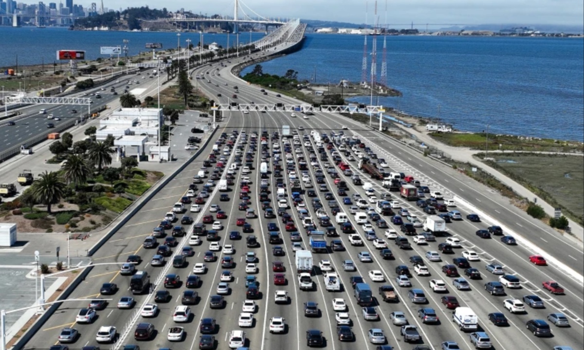 California Bans Gas Cars by 2035, Paving the Way for an Electric Vehicle Revolution (2)