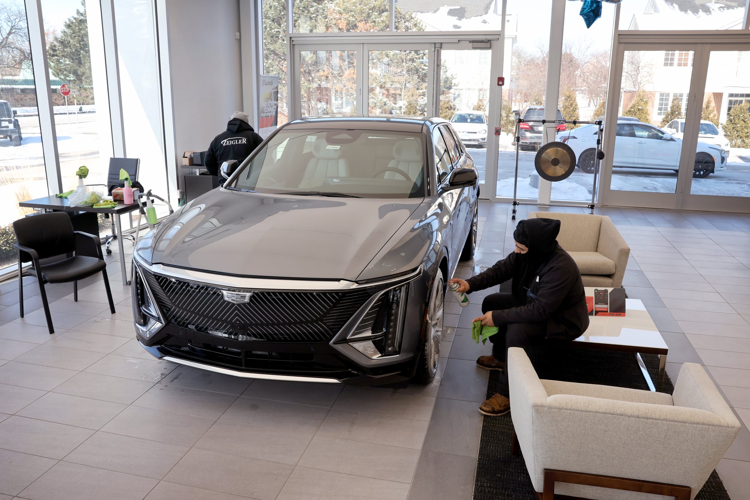 Car Dealerships Struggle to Sell EVs as Surplus Grows and Consumer Demand Remains Weak