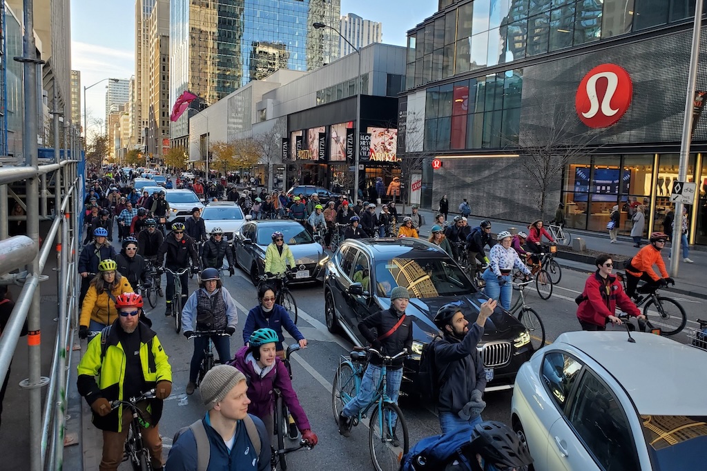 Cycling Advocates Challenge Ontario Law Over Safety and Municipal Autonomy1