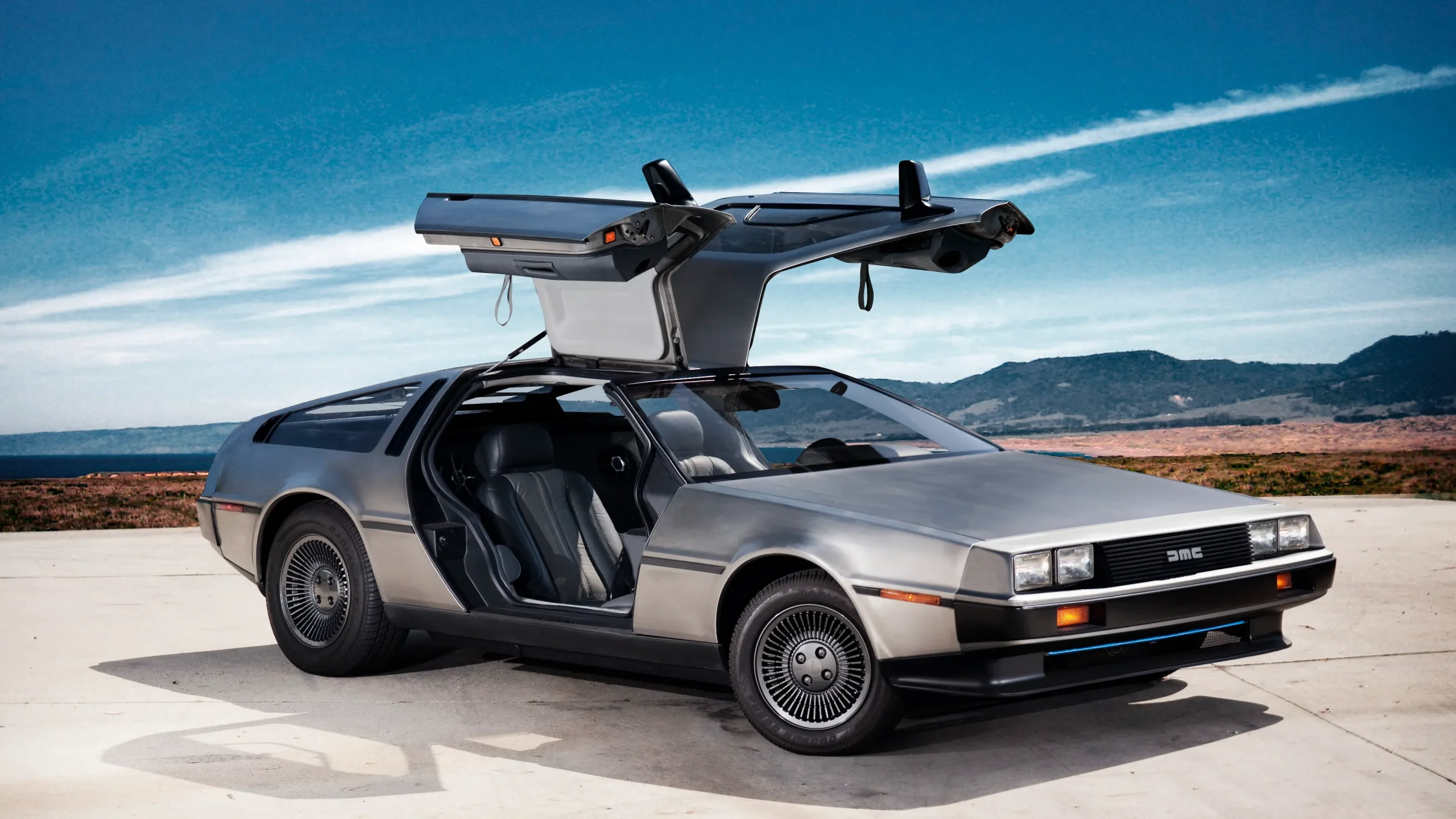 DeLorean DMC 12