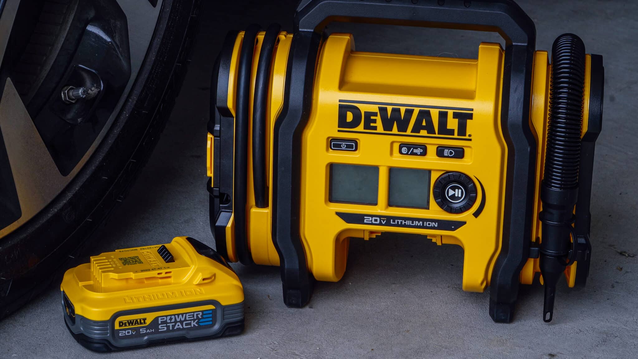 DeWalt 20V MAX Inflator