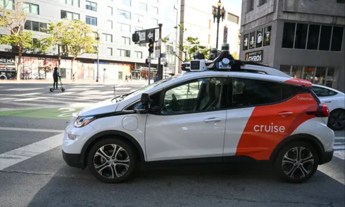 First Fatal U.S. Crash Involving Fully Driverless Car Occurs in San Francisco, Waymo Vehicle Not at Fault (2)