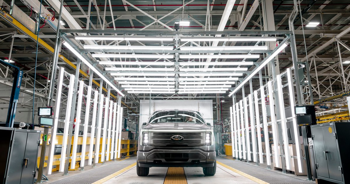 Ford Advances EV Strategy with Affordable Models, Hybrid Focus, and U.S. Battery Production1