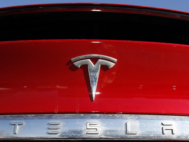 Former Tesla Employee Warns Autopilot Isn't Ready for Public Use, Raises Concerns Over Safety