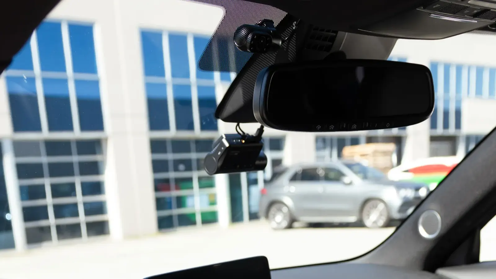 How to Protect Your Vehicle with the Right Dash Cam for Safety and Security1