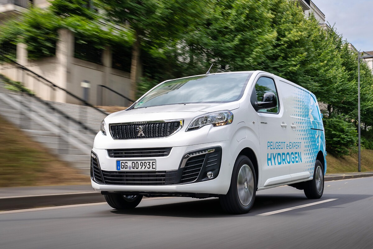 PEUGEOT Debuts e EXPERT Hydrogen Van with Quick Refueling and Zero Emission Technology