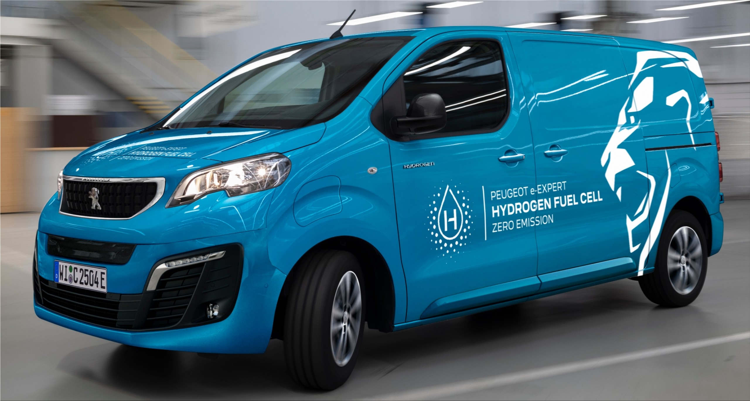 PEUGEOT Debuts e EXPERT Hydrogen Van with Quick Refueling and Zero Emission Technology11