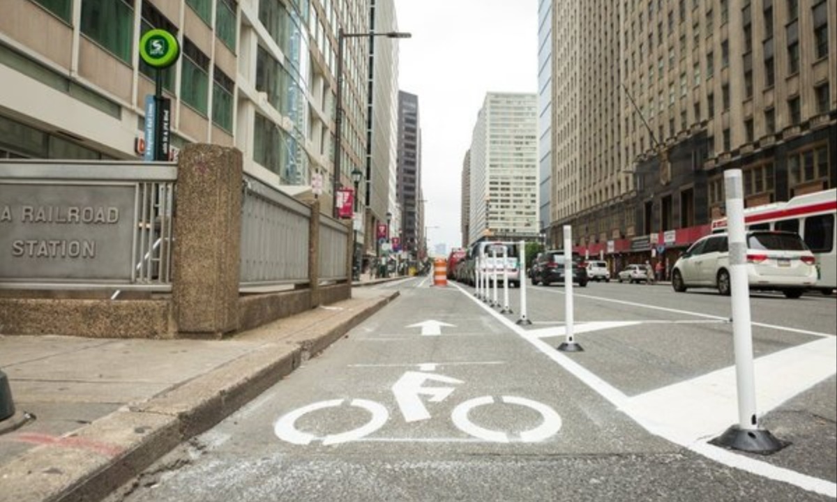 Philadelphia Approves Bill Banning Parking in Bike Lanes to Enhance Cyclist Safety (2)