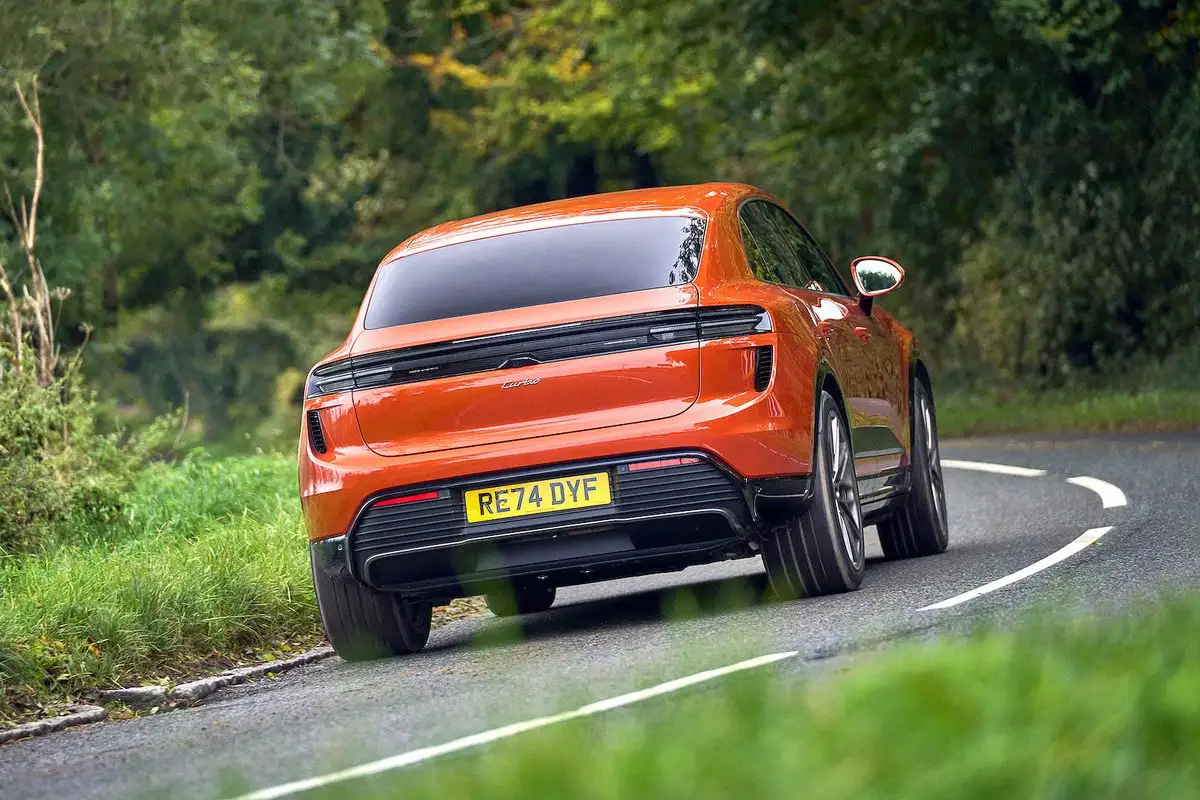 Porsche Macan Electric (Porsche)