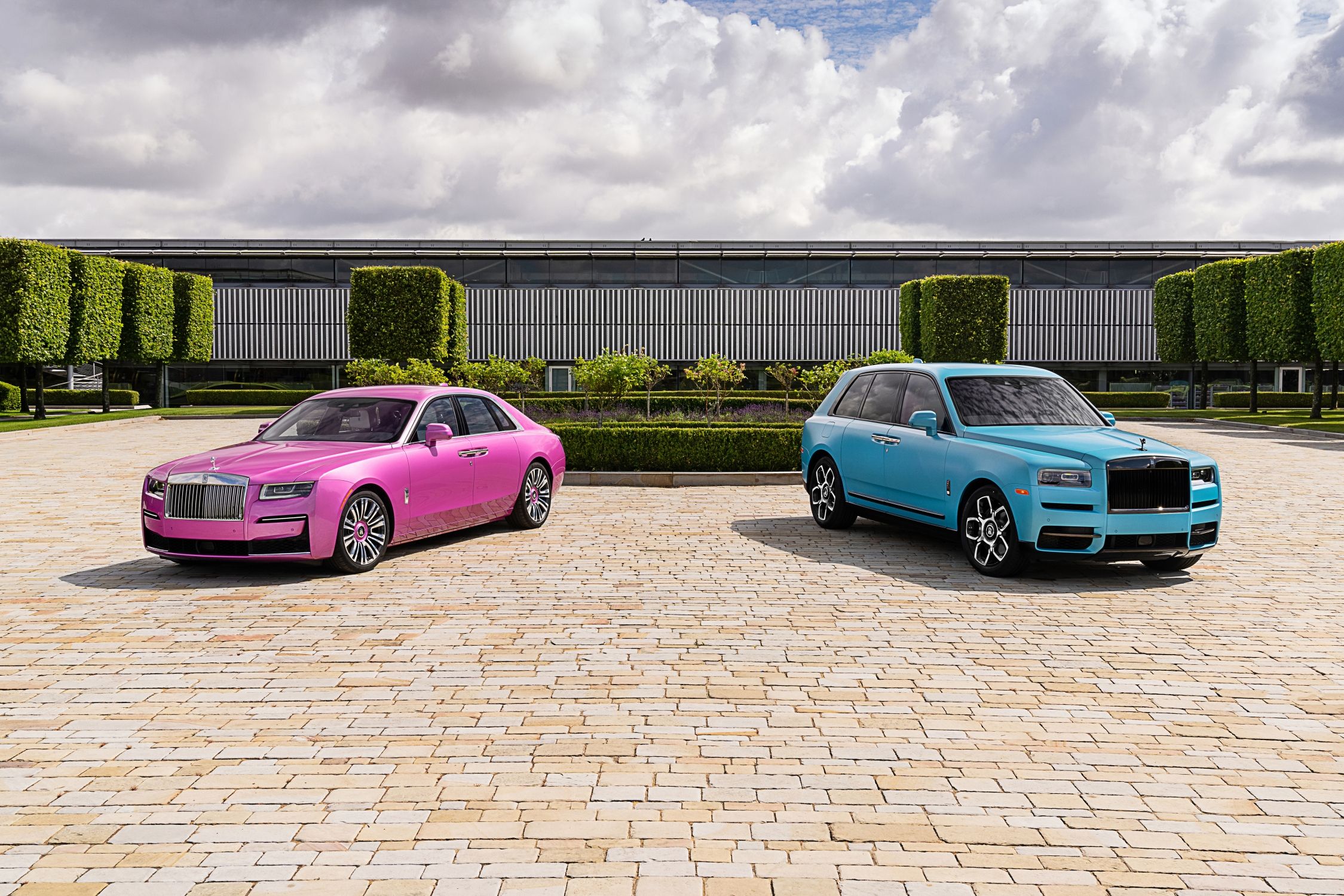 Rolls Royce Highlights Phantom Series II and Bespoke Luxury at Monterey Car Week