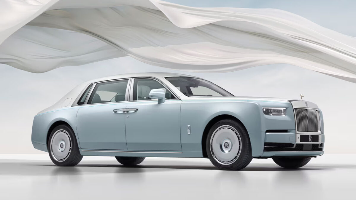 Rolls Royce Highlights Phantom Series II and Bespoke Luxury at Monterey Car Week1