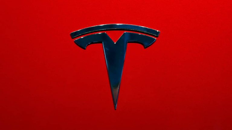 Tesla continues dominance of the US EV market